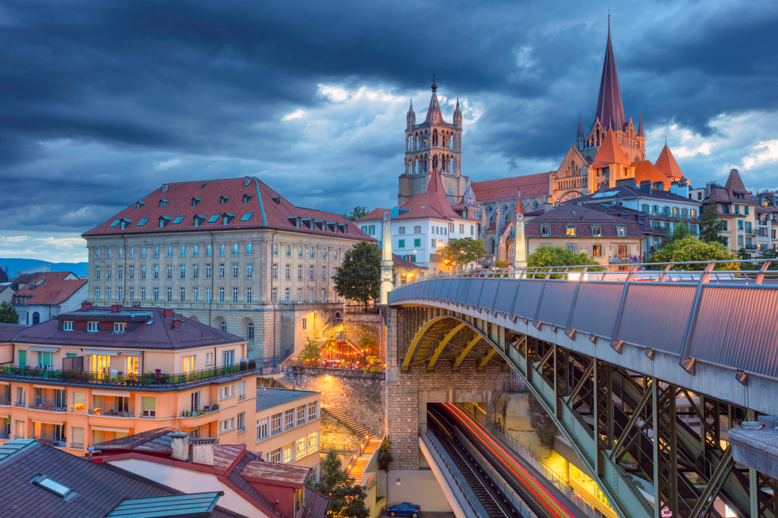 Majestätisch erhabet sich die Kirche Notre-Dame über die Altstadt von Lausanne. Foto: c/o AdobeStock, Rudi1976