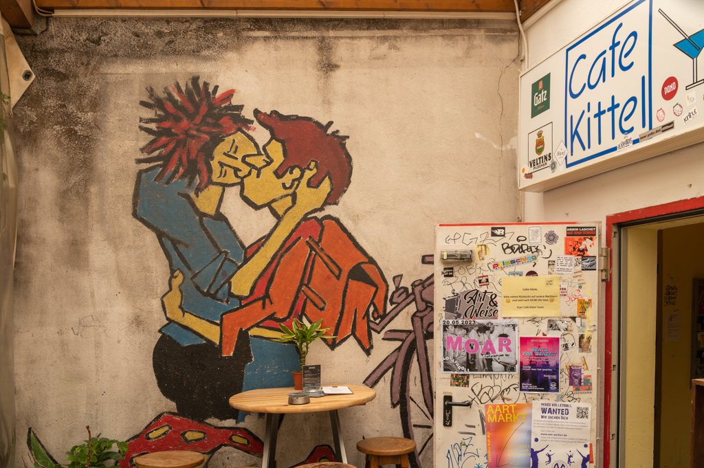 DSC_3426 Café Kittel: Graffiti von Klaus Paier, das für einigen Gesprächsstoff in Aachen sorgte. Foto: c/o Volker Ammann