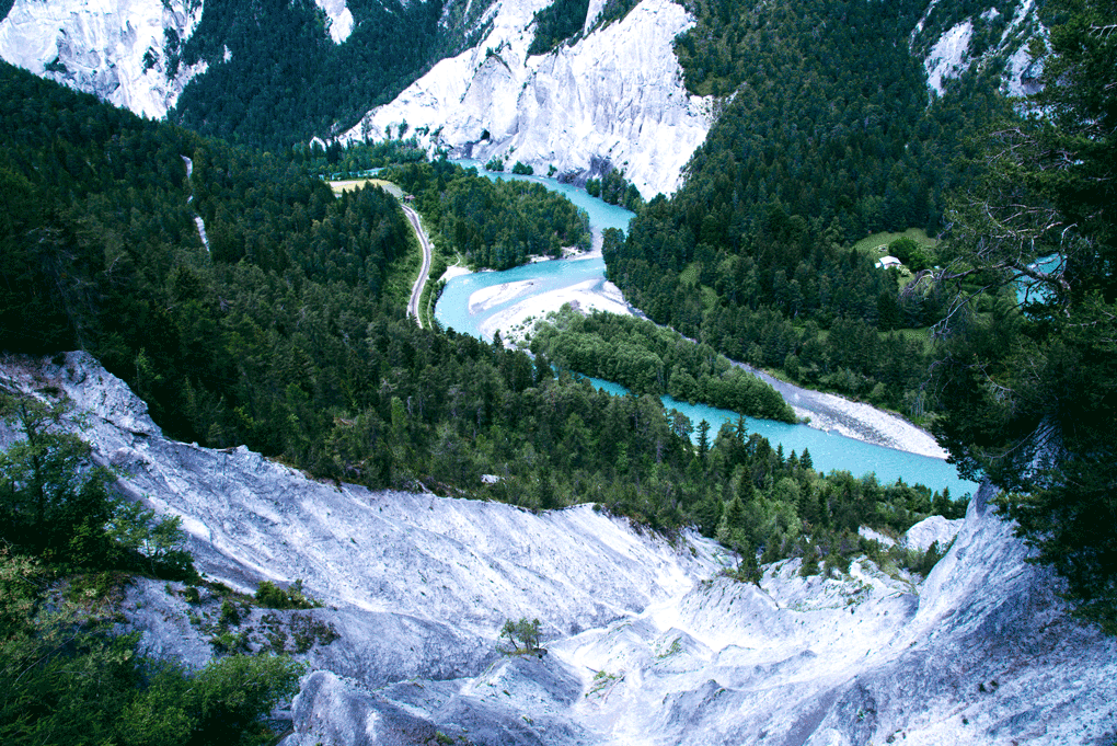 Kreidefelsen im Rheintal. Foto: ©AdobeStock, Olga Kreidefelsen im Rheintal. Foto: ©AdobeStock, Olga