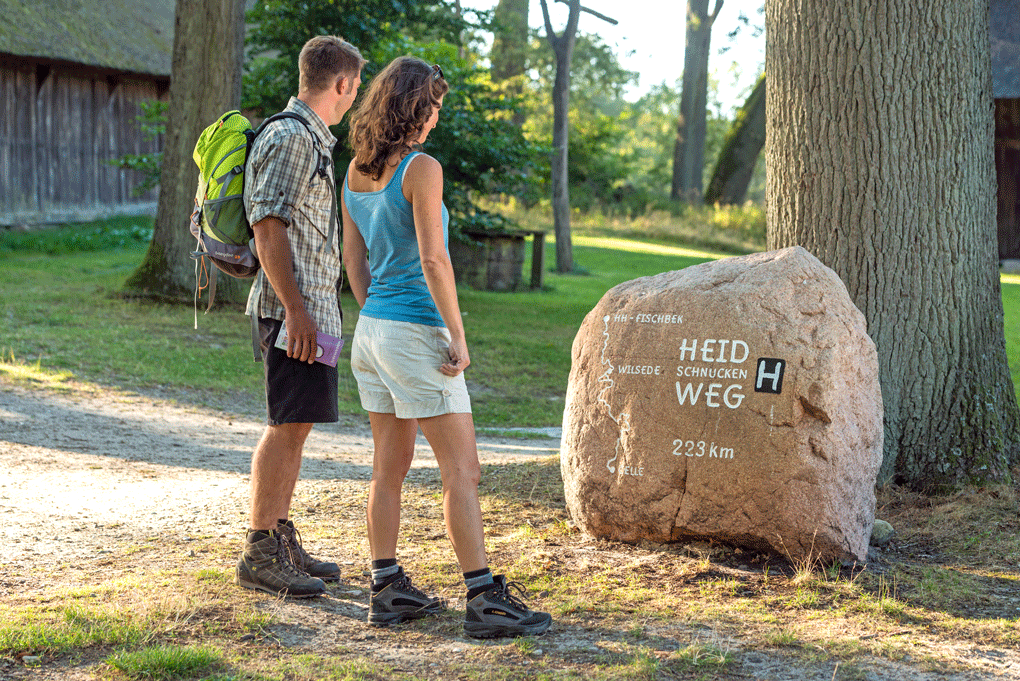 Start zum Heidschnuckenweg, Foto: ©soltau druck lueneburger heide gmbh